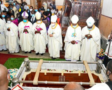 THE DEATH AND BURIAL OF BISHOPS IN CATHEDRALS